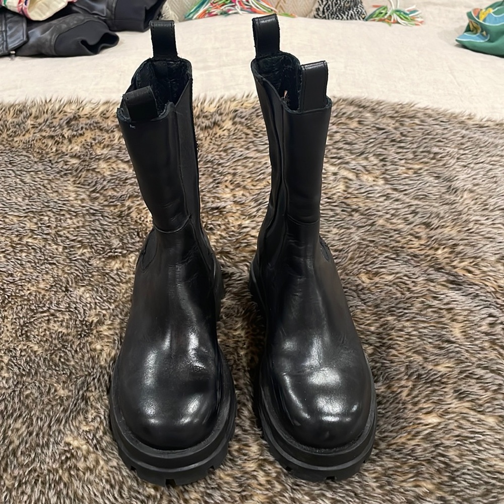 Steve Madden Black Explorer Chelsea Boot 7.5